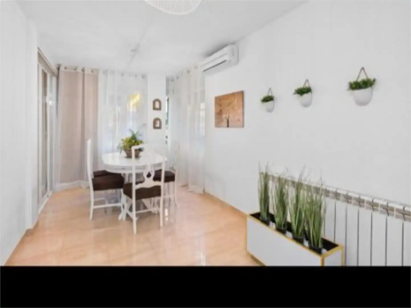 Comedor de Piso en venta en Granada con Aire acondicionado, Jardín privado y Amueblado