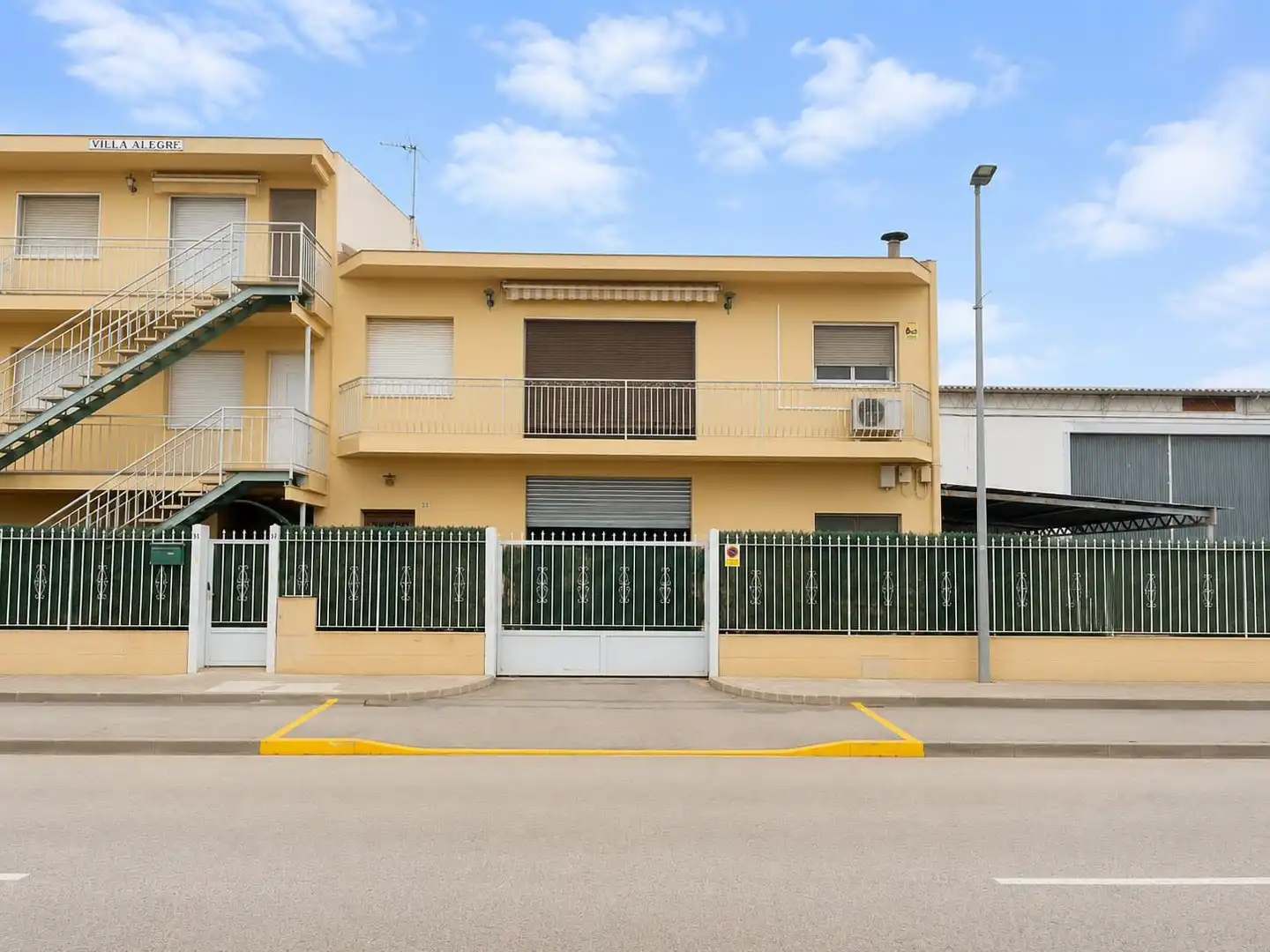 Vista exterior de Casa o chalet en venta en Llorenç del Penedès con Jardín privado y Amueblado