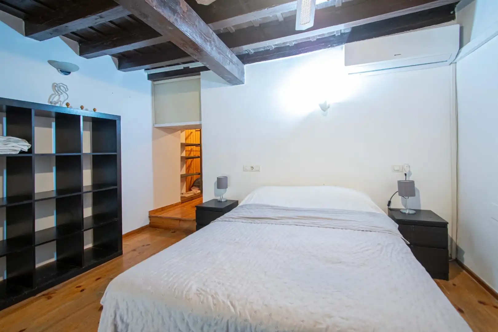 Habitación de Apartamento de alquiler en Sevilla con Aire acondicionado y Amueblado