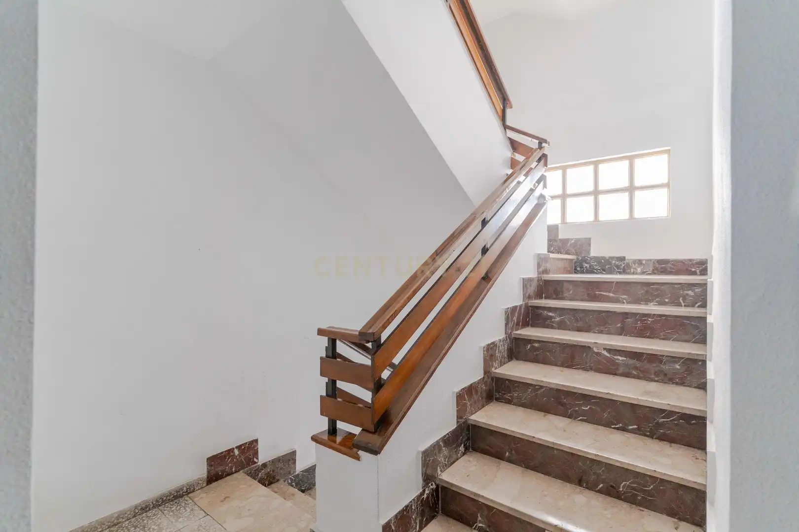 Apartament en venda en Granada amb Balcó