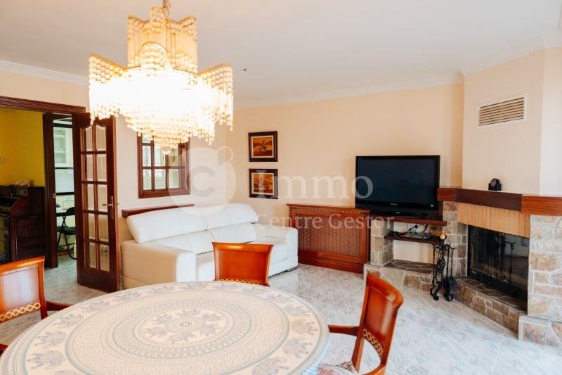 Sala d'estar de Casa o xalet en venda en  Lleida Capital amb Aire condicionat, Calefacció i Jardí privat