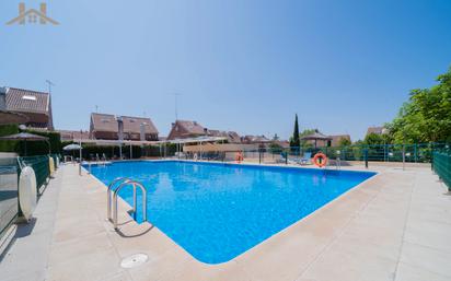 Swimming pool of Single-family semi-detached for sale in Villanueva del Pardillo  with Air Conditioner and Terrace