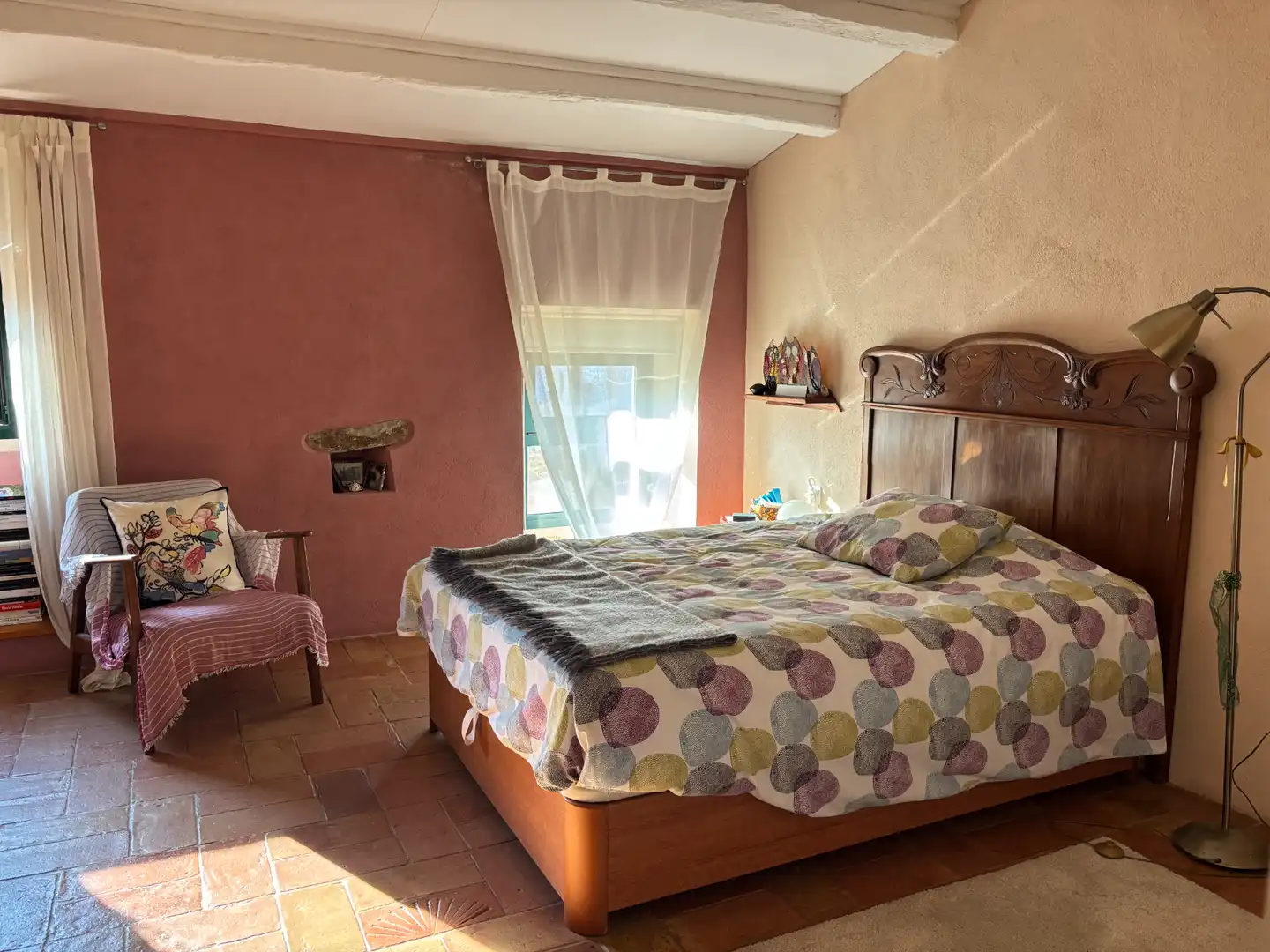 Schlafzimmer von Einfamilien-Reihenhaus zum Verkauf in Flaçà mit Klimaanlage, Heizung und Privatgarten