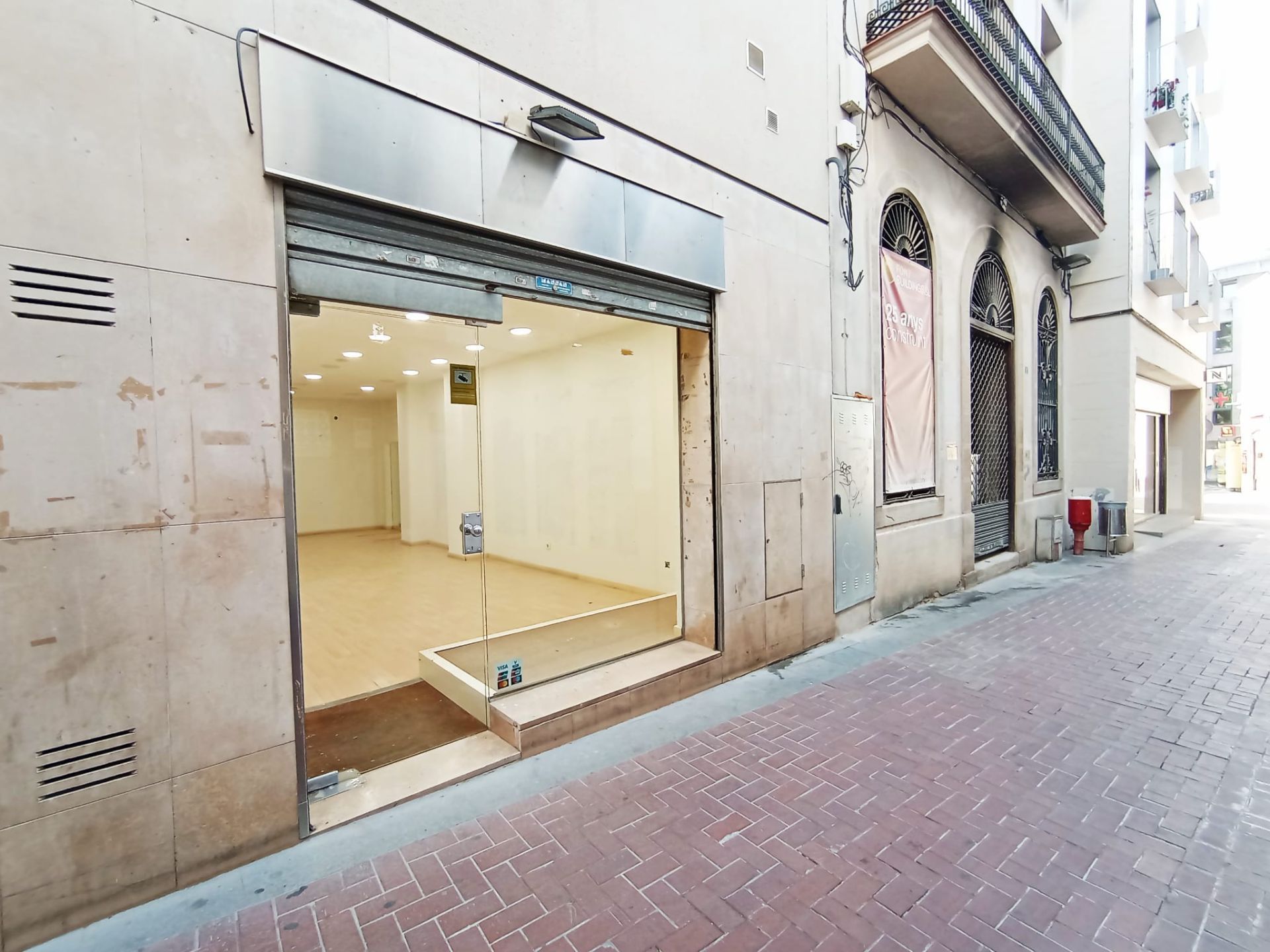 Local de lloguer a Cremat, 10, Barri del Centre, Centre