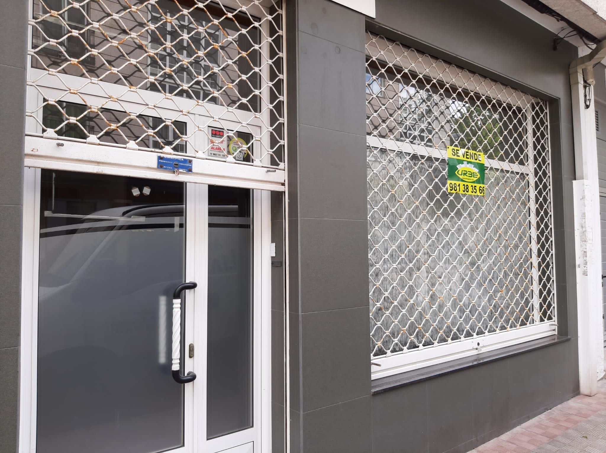 Vista exterior de Local de alquiler en Ferrol