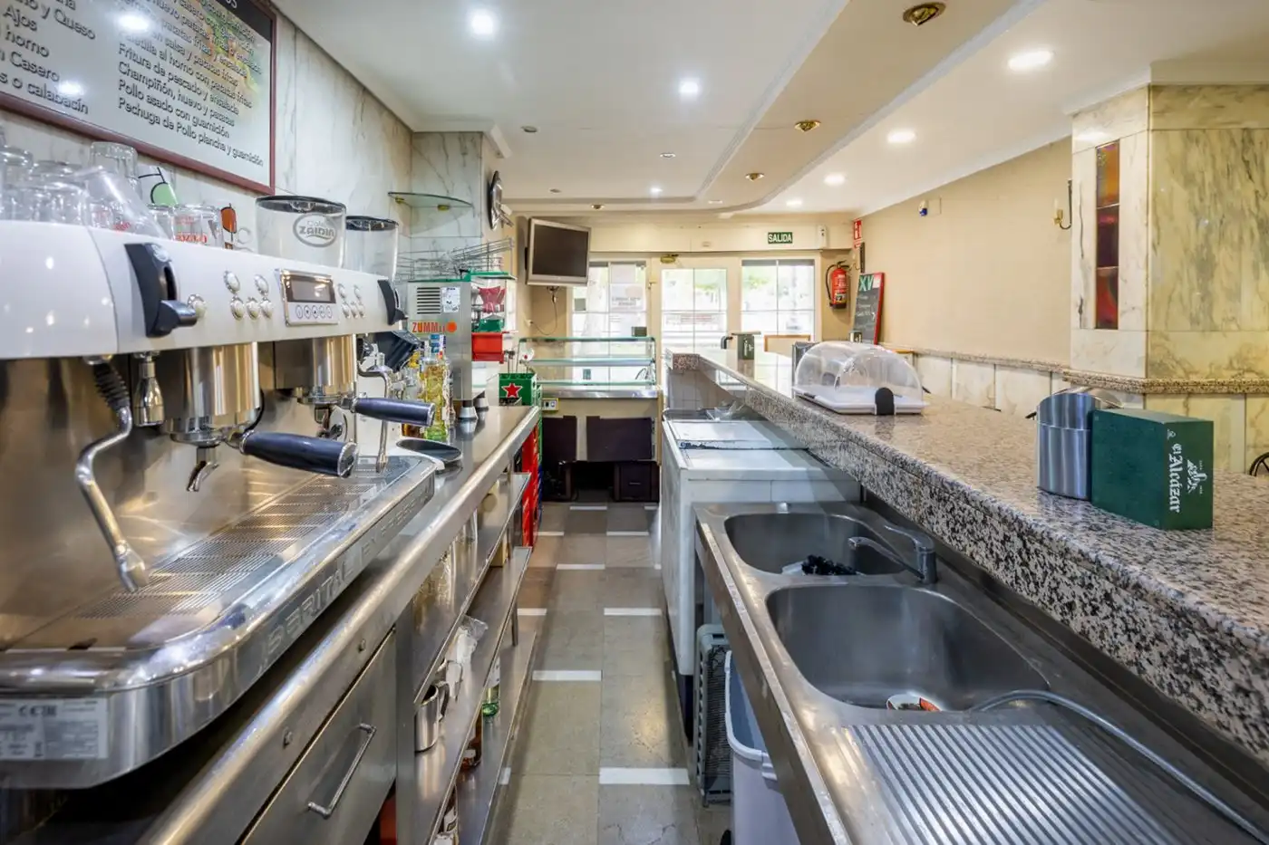 Cocina de Local en venta en Granada con Aire acondicionado y Amueblado