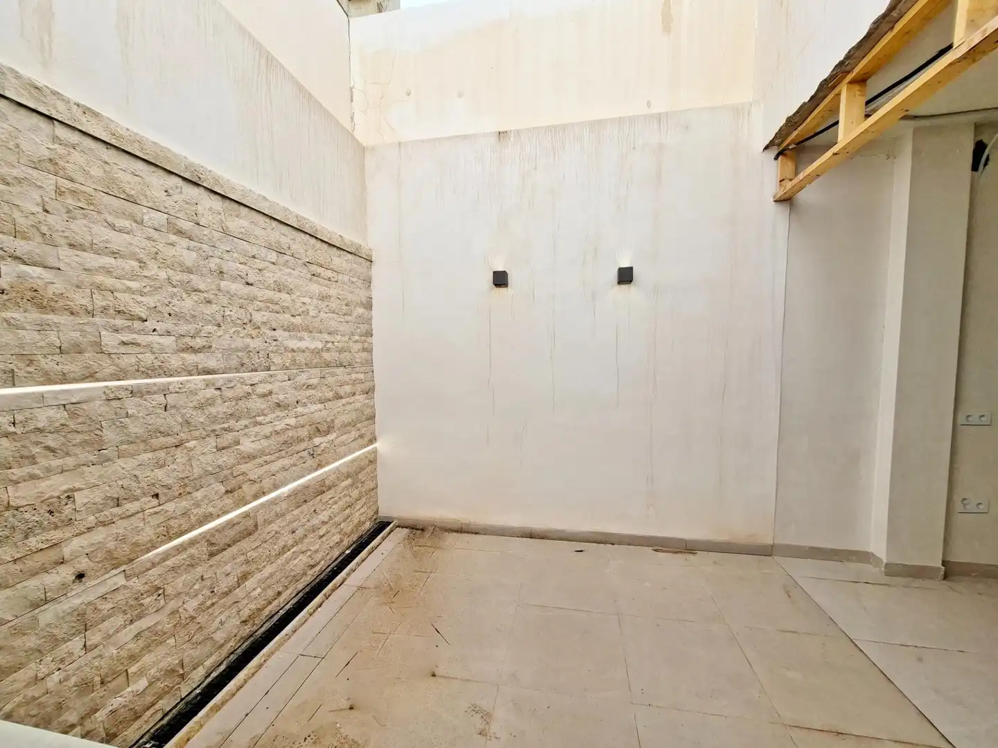 Commercial properties for sale in Roquetas de Mar