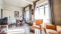 Living room of Flat for sale in  Madrid Capital