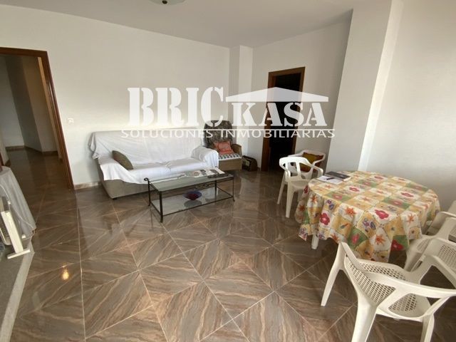 Vista exterior de Casa o xalet en venda en Sierra de Fuentes amb Aire condicionat, Traster i Moblat