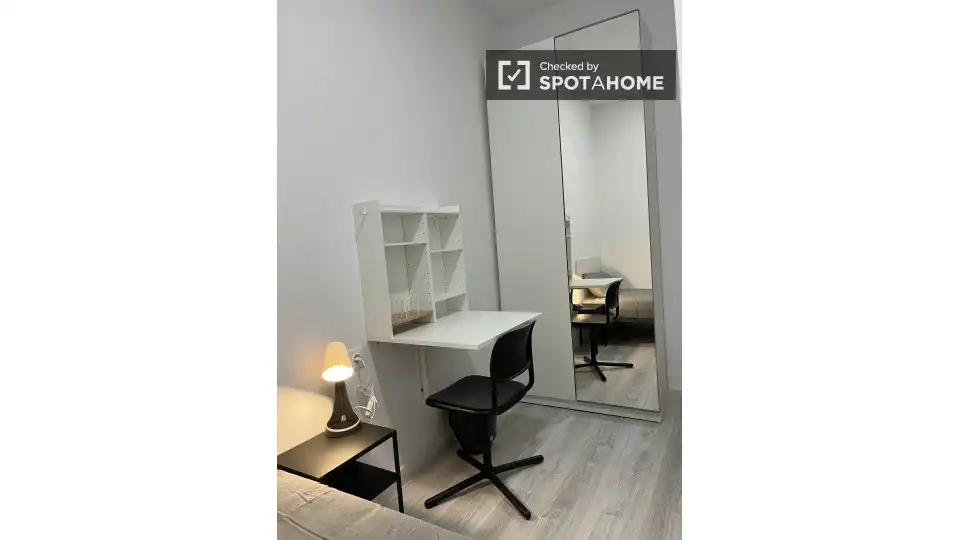 Bedroom of Flat for share in Sants - Montjuïc