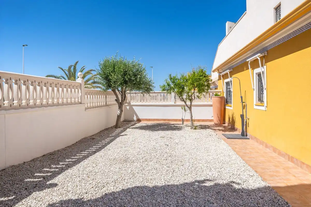 Bajo con terraza en venta en Carrer Bahia, imagen 26