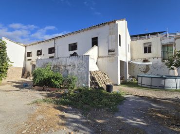 Wohnbaugrundstück zum Verkauf in Cuesta Merced 14