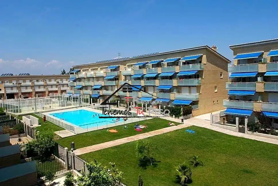 Piscina de Apartament en venda en Benicarló amb Aire condicionat, Calefacció i Terrassa