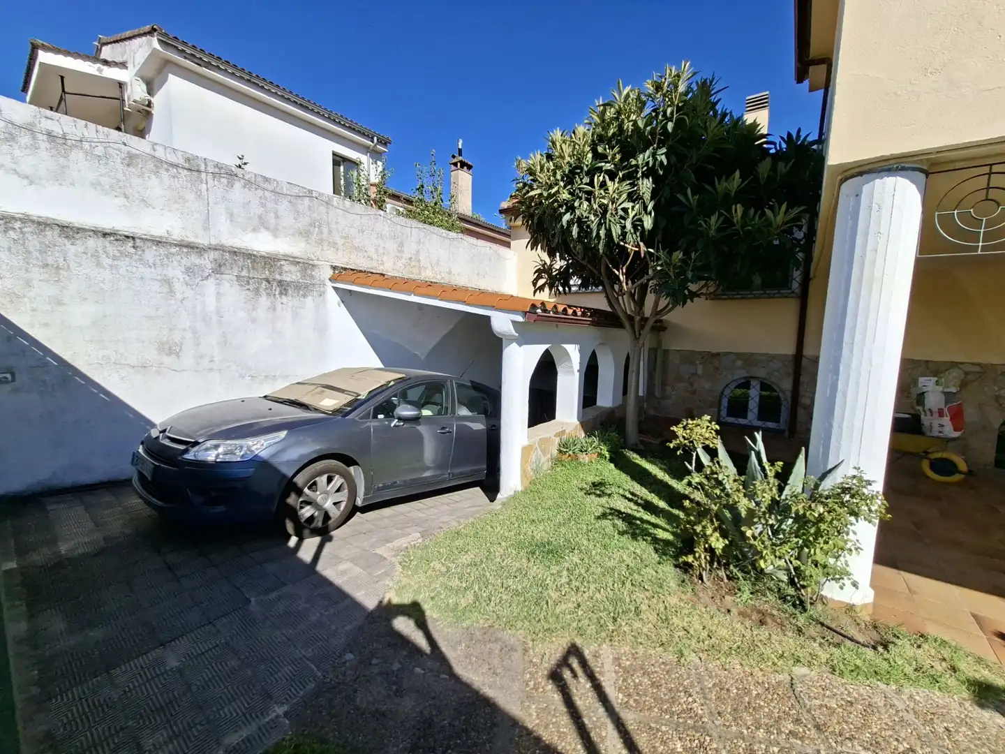 Vista exterior de Casa o xalet en venda en Plasencia amb Aire condicionat, Calefacció i Terrassa