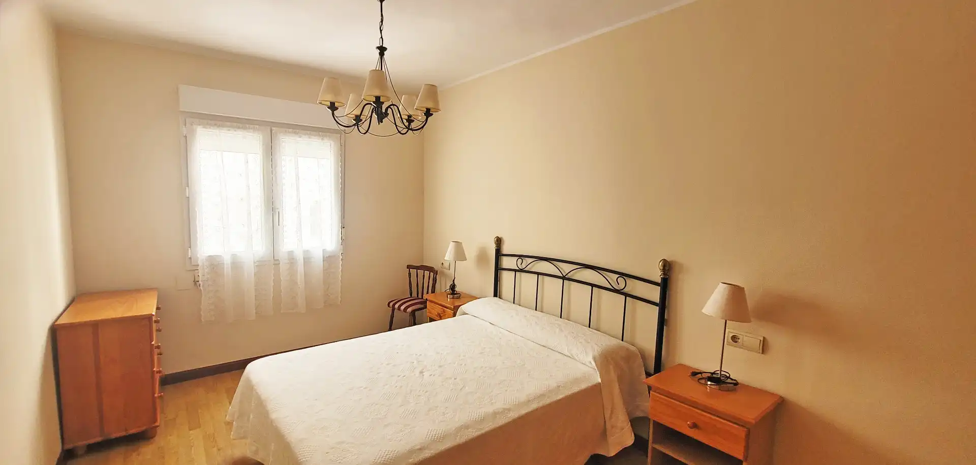 Habitación de Piso en venta en Gijón  con Calefacción