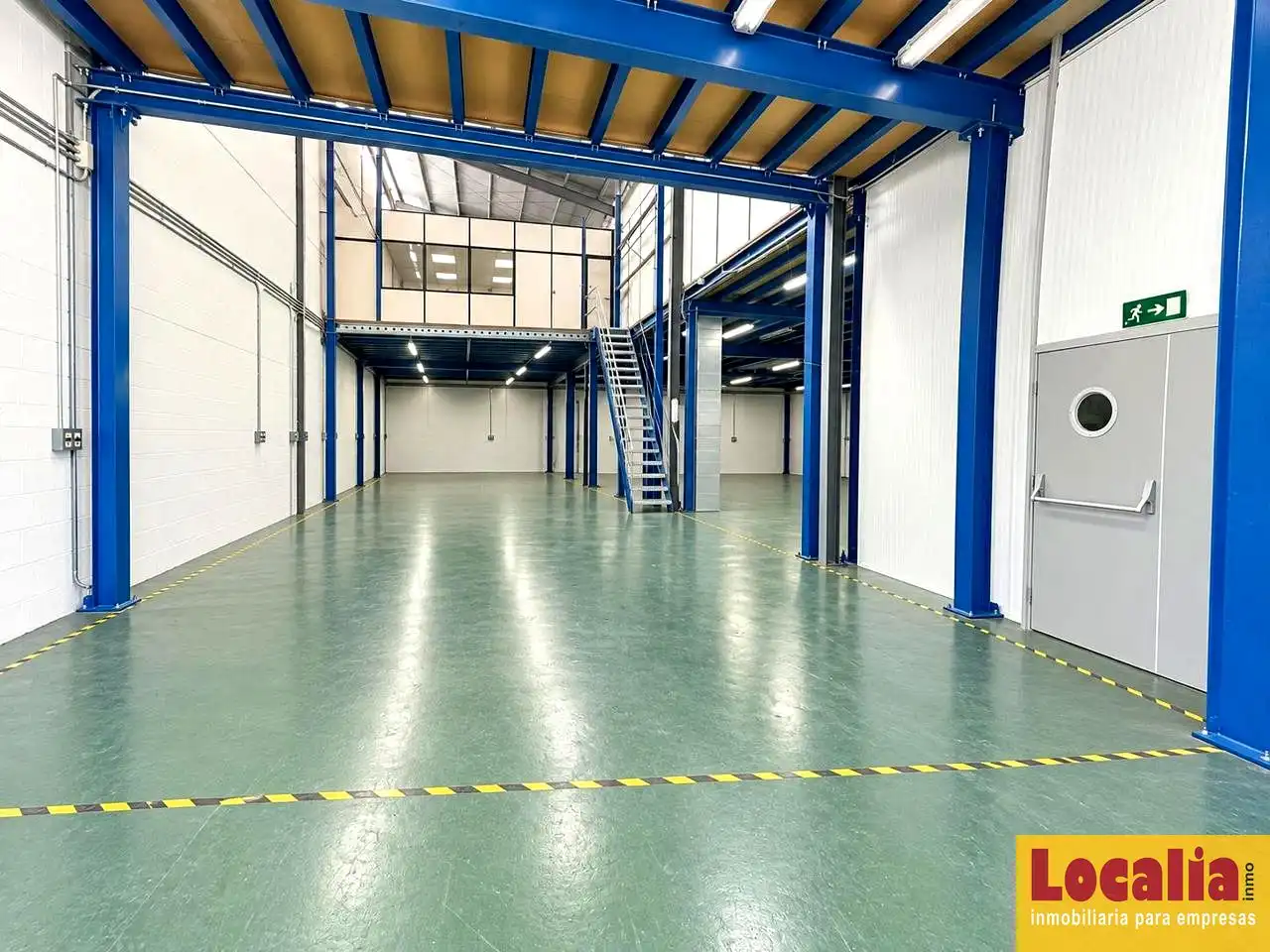Industriegebäude zum Verkauf in Urbanización Este - Montepríncipe