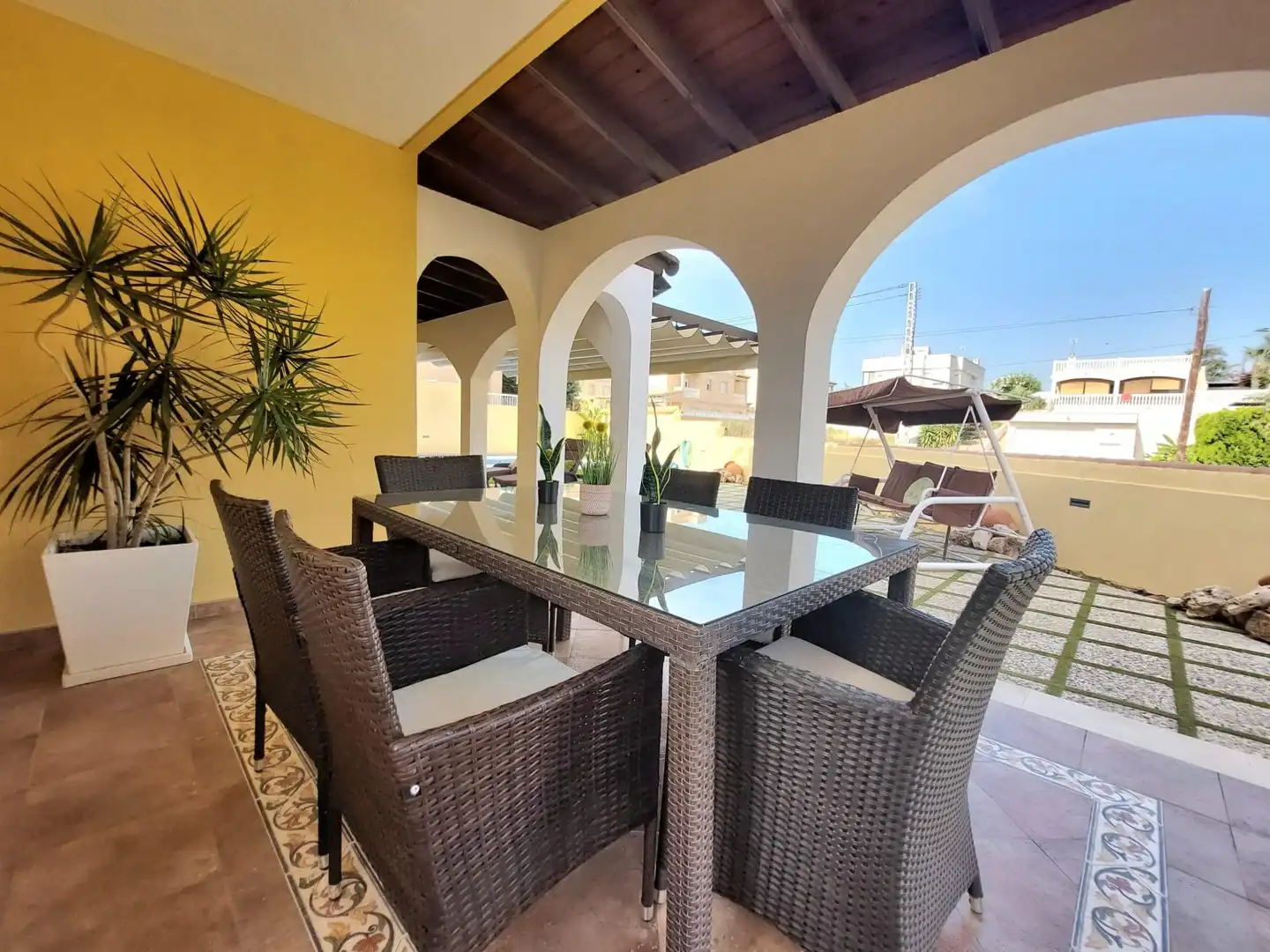 Casa a schiera con terrazza in vendita a Calabardina