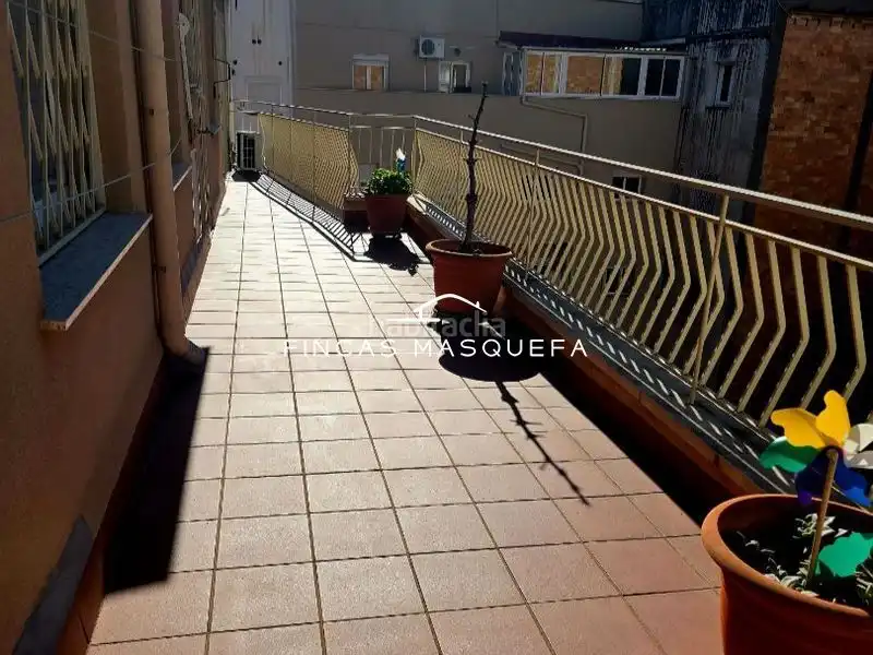 Penthouse with lift for sale in camp 0