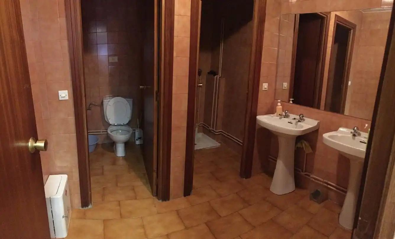 Bathroom of Commercial properties for sale in Valladolid  with Air Conditioner and Heating