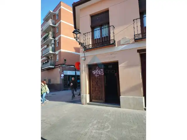 Außenansicht von Geschaftsraum zur Miete in Alcalá de Henares mit Klimaanlage