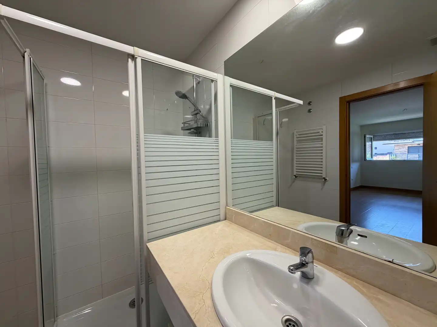 Baño de Casa o chalet en venta en Colmenar Viejo con Calefacción, Jardín privado y Terraza