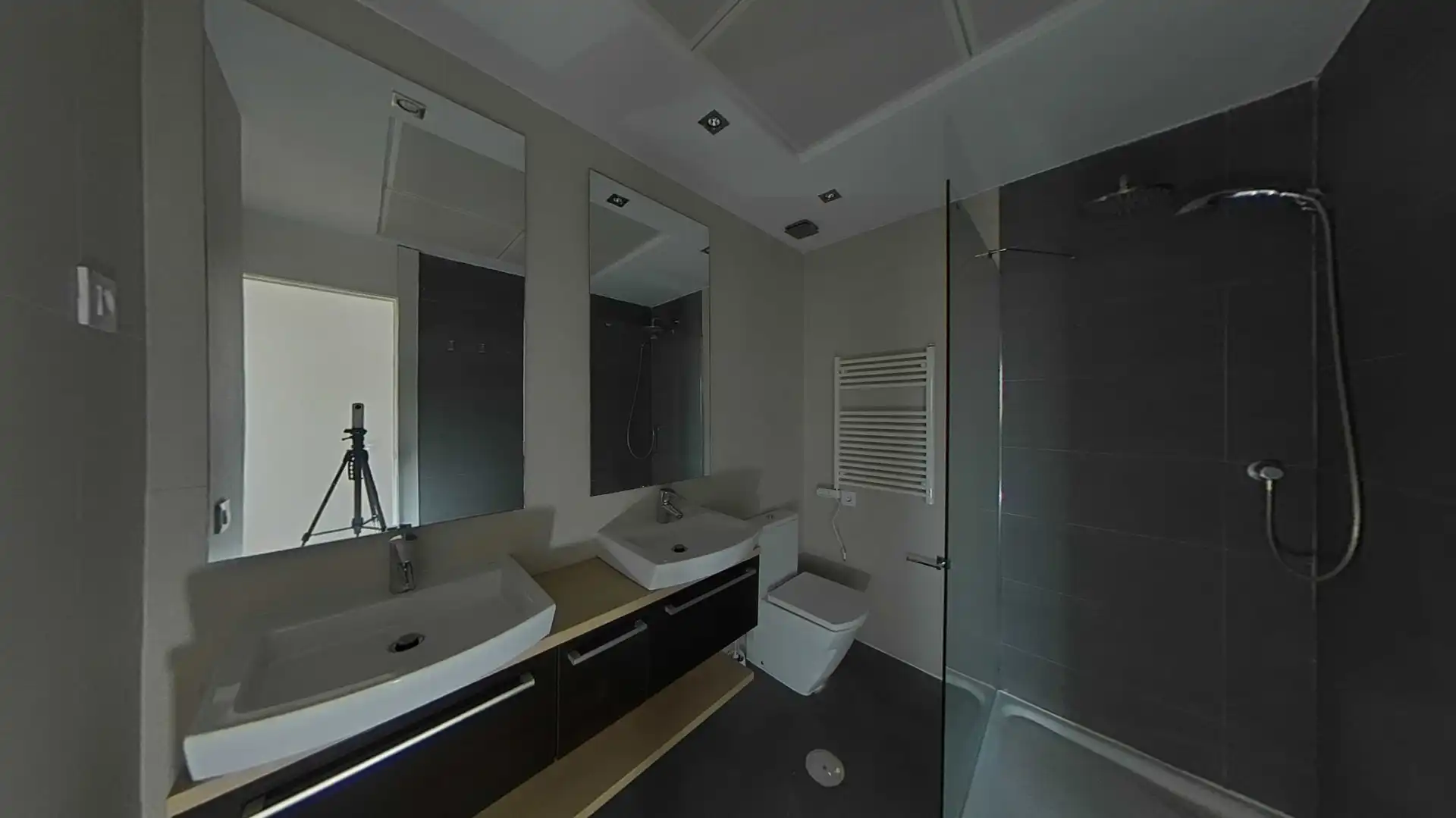 Baño de Piso en venta en Madrid con Parquet, Trastero y Piscina