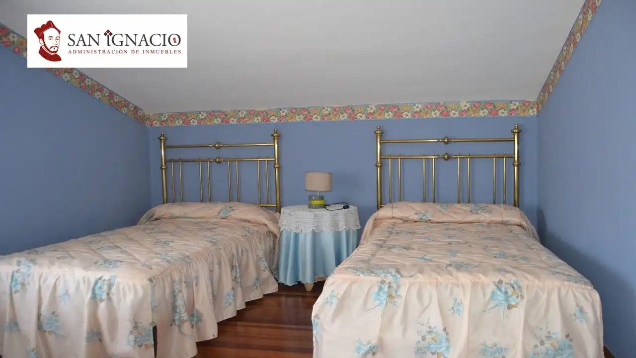 Dormitori de Casa o xalet en venda en Valle de Tobalina amb Calefacció, Jardí privat i Terrassa