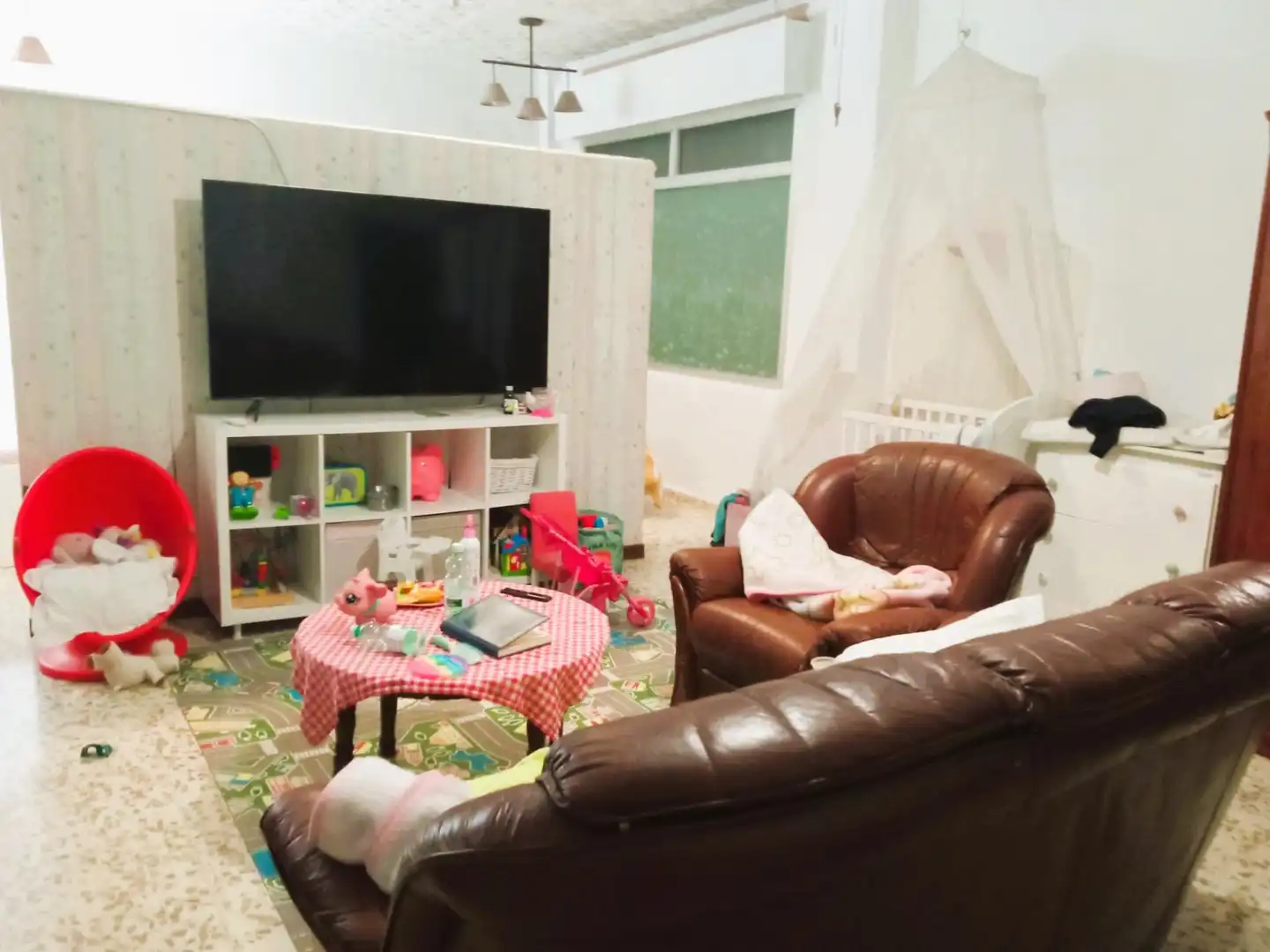 Sala d'estar de Casa o xalet en venda en Málaga amb Jardí privat, Terrassa i Traster
