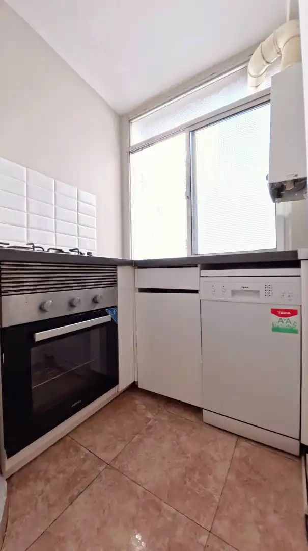 Kitchen of Flat for sale in Sevilla  with Air Conditioner, Furnished and Balcony