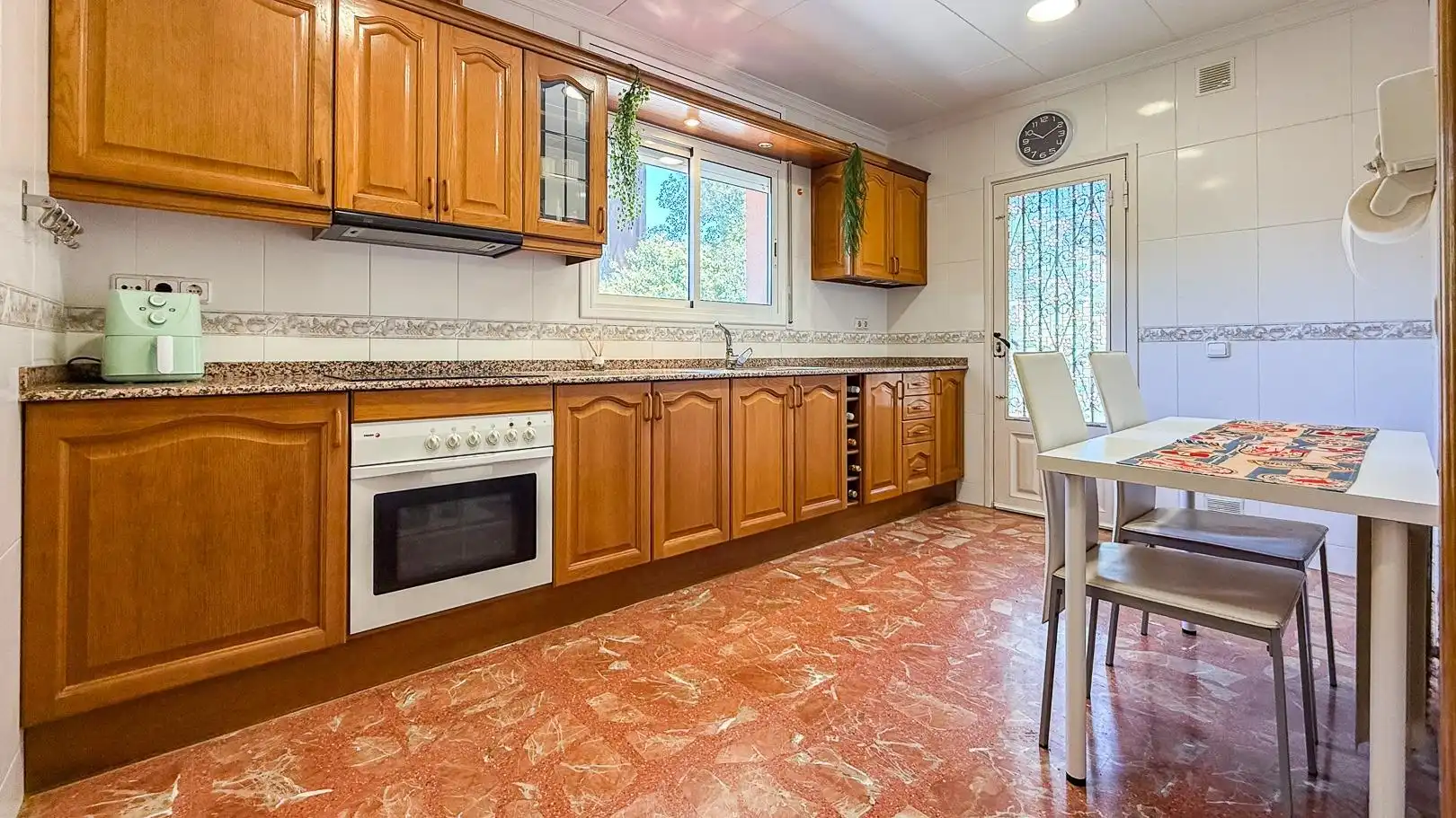 Cocina de Casa o chalet en venta en Vallirana con Calefacción, Jardín privado y Terraza