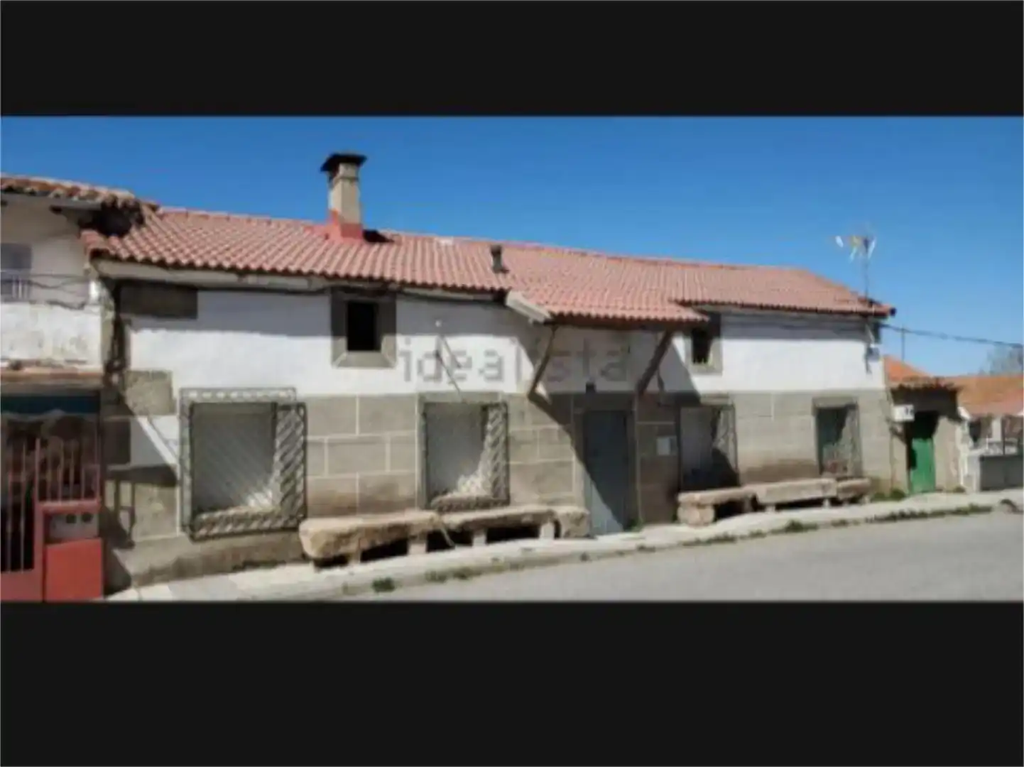 Exterior view of Flat for sale in Mengamuñoz