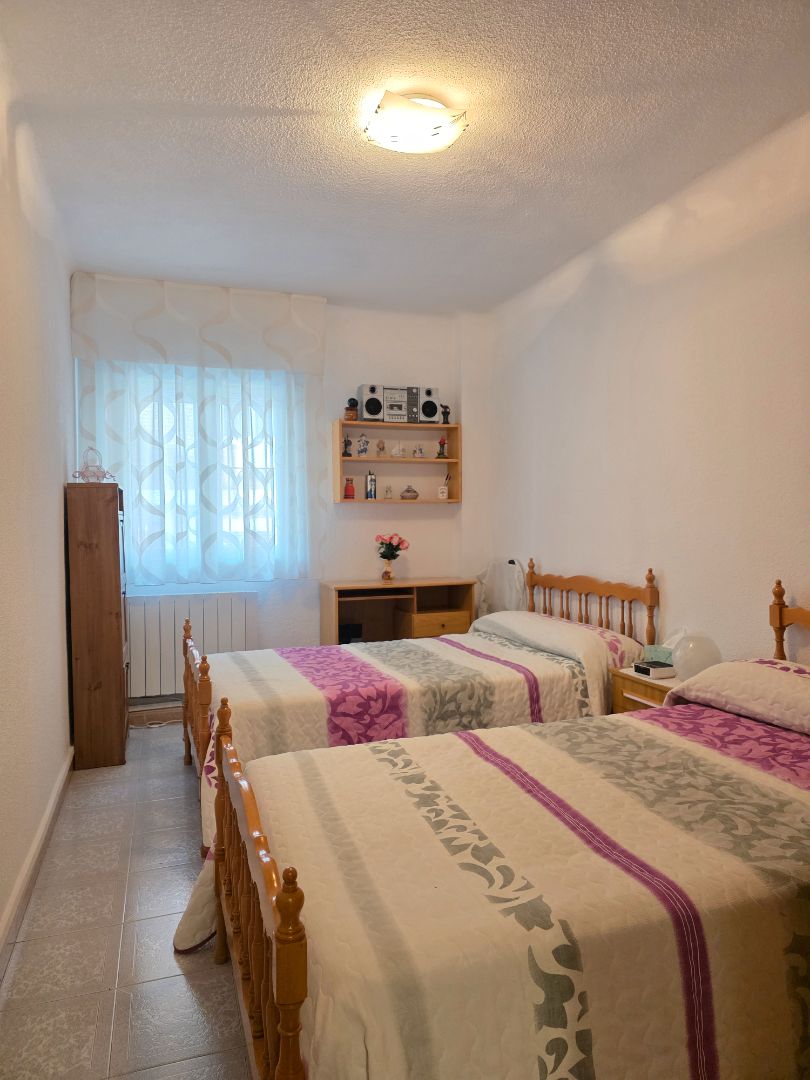 Bedroom of Flat for sale in  Madrid Capital  with Air Conditioner, Heating and Furnished