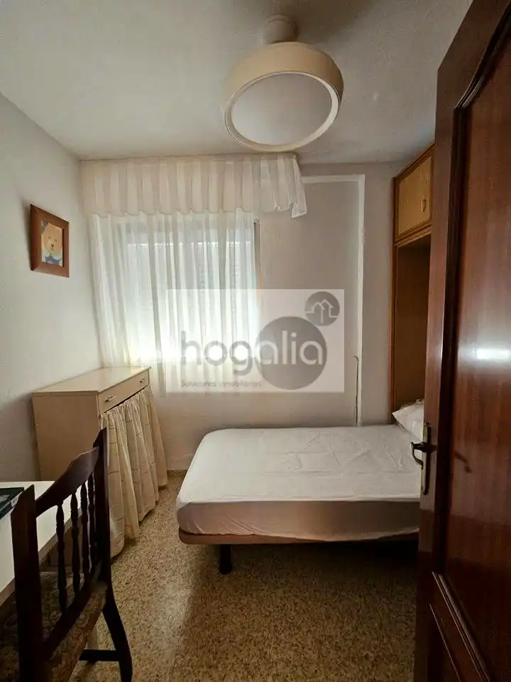 Habitación de Piso de alquiler en Sevilla con Aire acondicionado y Amueblado