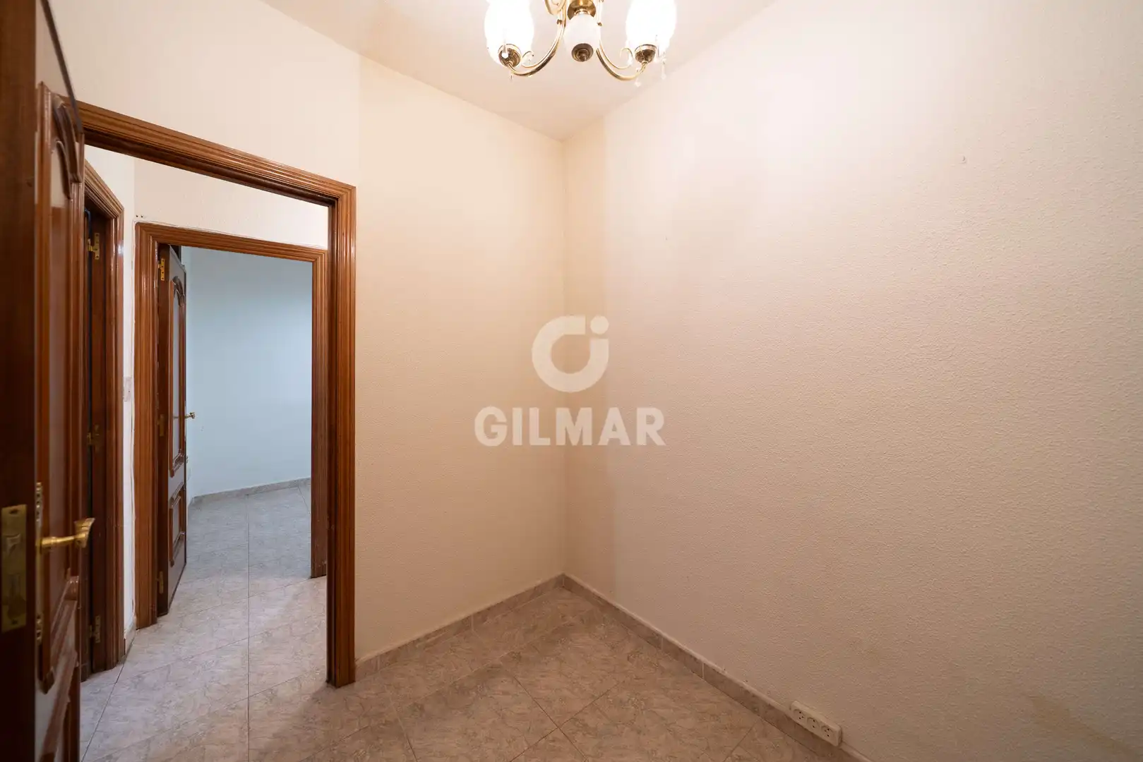 Habitación de Piso en venta en Madrid con Calefacción y Trastero