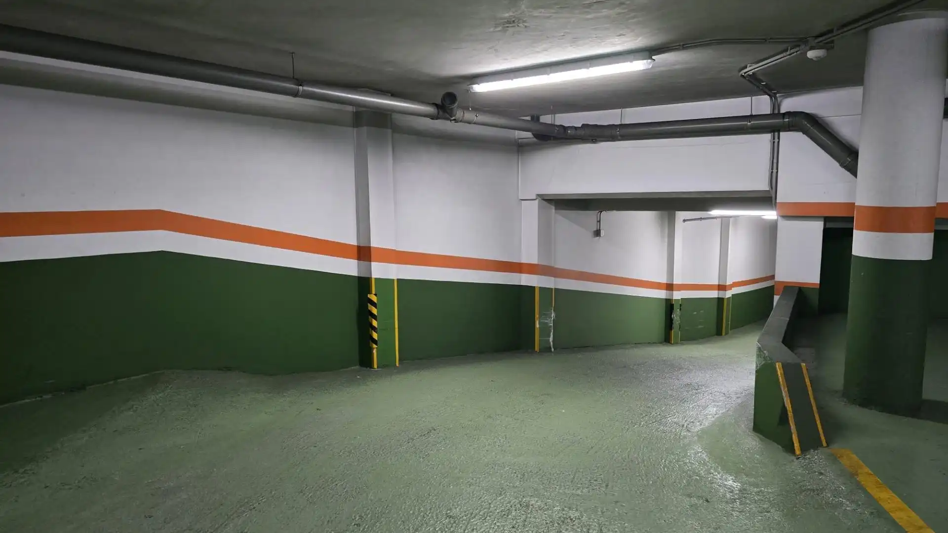 Garage zum Verkauf in Calle Calle Juan Díaz Porlier, 20, 20, Someso - Matogrande
