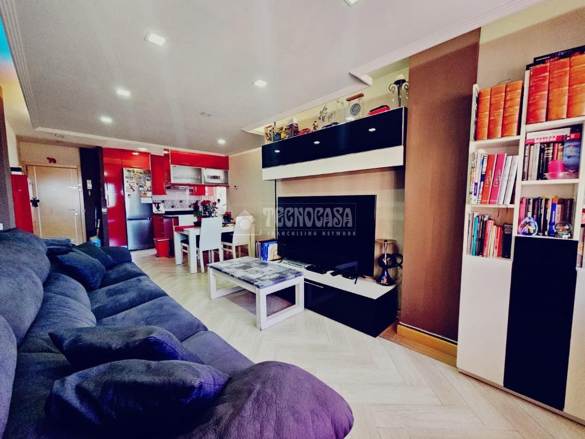 Sala d'estar de Pis en venda en Parla amb Aire condicionat, Calefacció i Terrassa