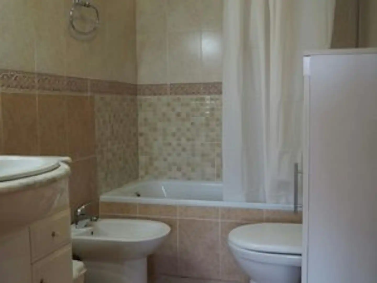 Baño de Piso para compartir en Valencia con Aire acondicionado, Calefacción y Lavadora