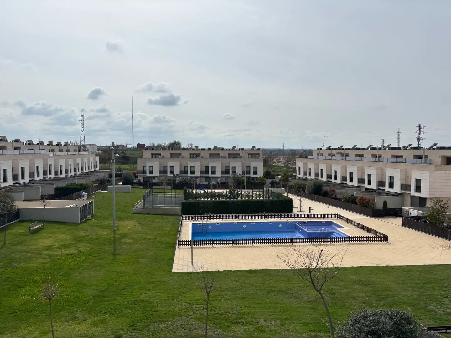 Piscina de Casa adosada en venta en Lleida con Aire acondicionado, Calefacción y Parquet