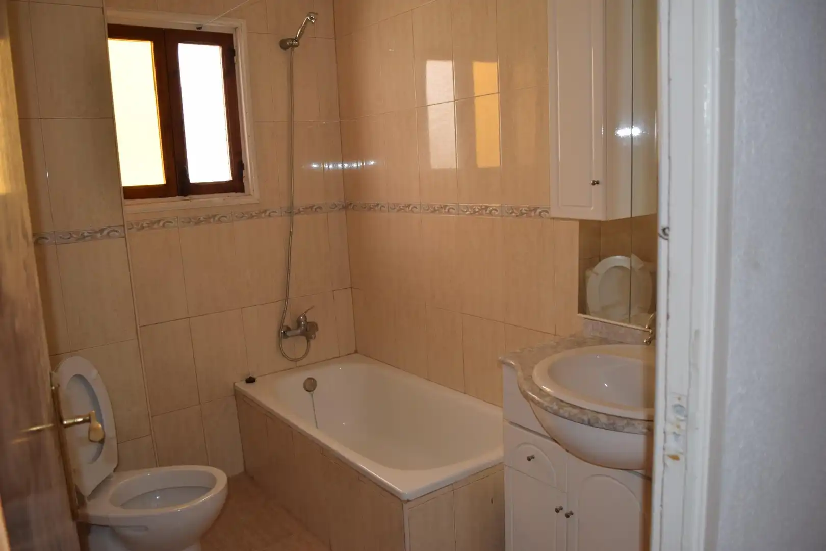 Baño de Piso en venta en Alcantarilla con Calefacción y Terraza