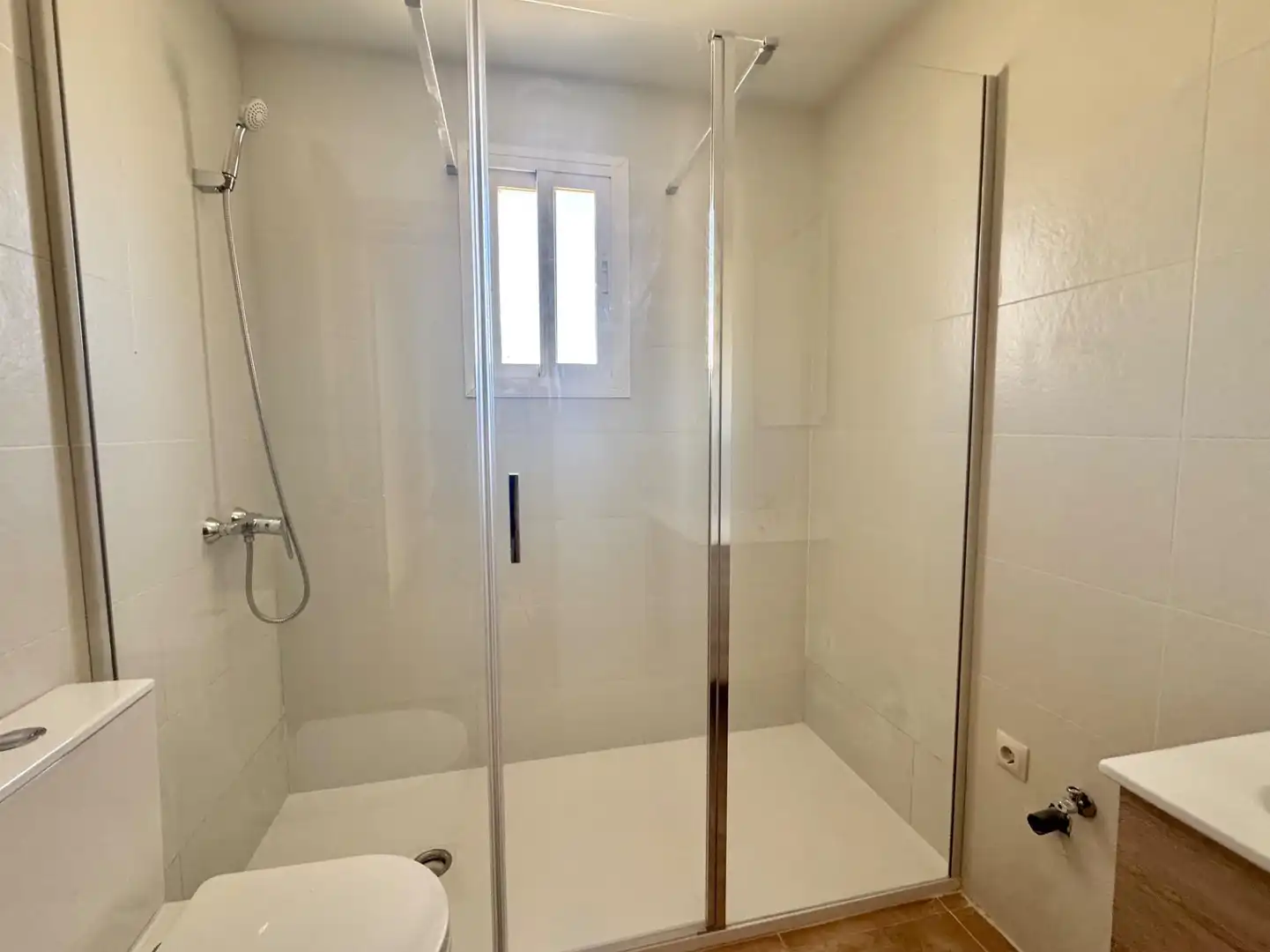 Bany de Pis en venda en Roquetas de Mar amb Terrassa, Balcó i Piscina comunitària