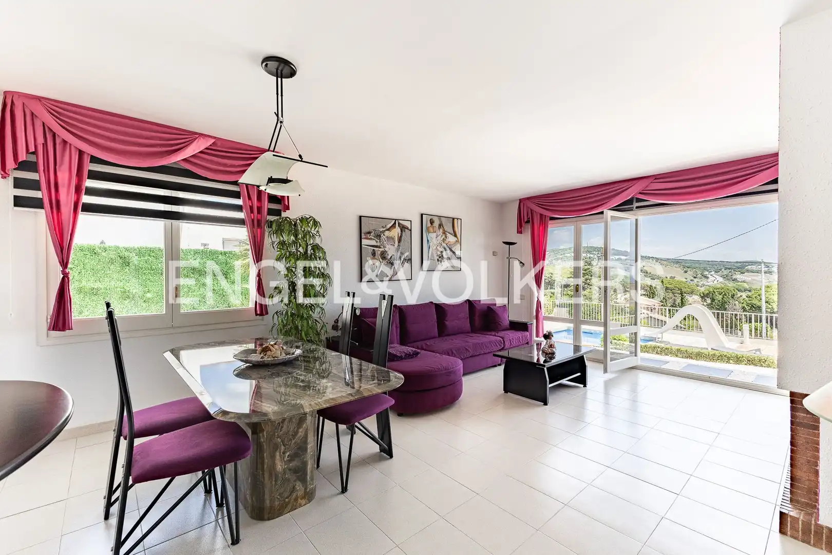 Sala d'estar de Casa adosada en venda en Sant Pol de Mar amb Calefacció, Jardí privat i Traster