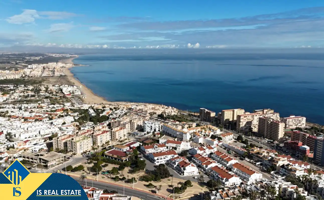 Vista exterior de Casa o chalet en venta en Torrevieja con Aire acondicionado, Calefacción y Jardín privado