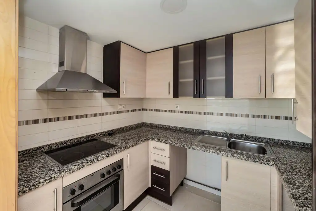 Cocina de Piso en venta en Alicante / Alacant con Piscina