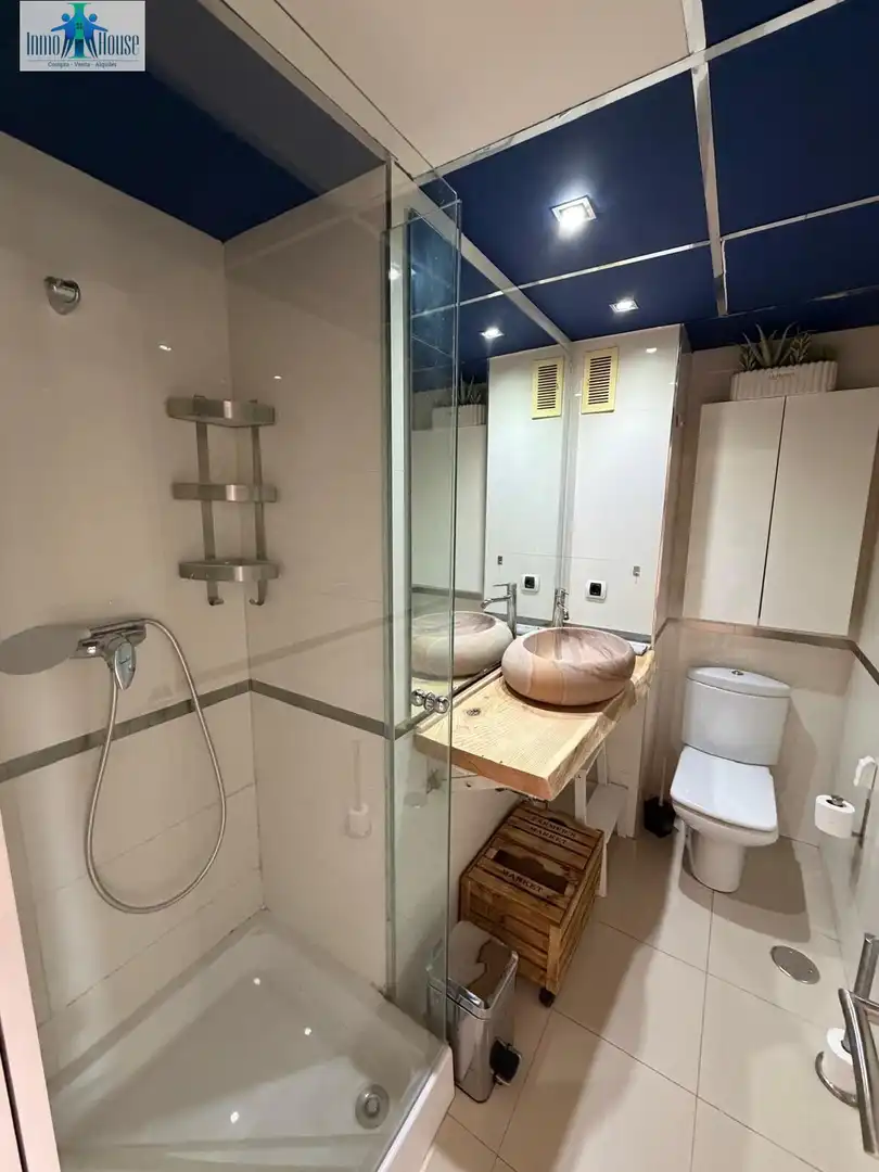 Bathroom of Attic for rent in Albacete  with Air Conditioner, Heating and Parquet flooring
