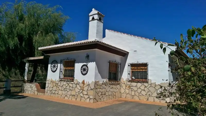 Casa rústica con piscina en venta en Cómpeta, imagen 2