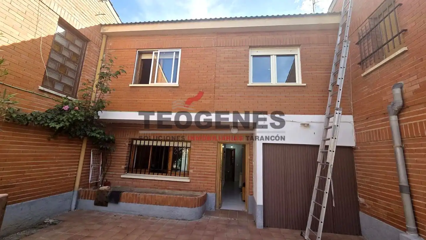 Vista exterior de Casa o chalet en venta en Tarancón con Calefacción