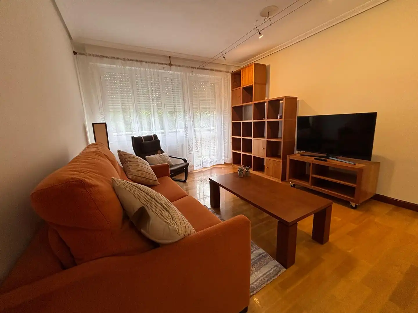 Sala de estar de Piso de alquiler en  Pamplona / Iruña con Calefacción, Amueblado y Horno