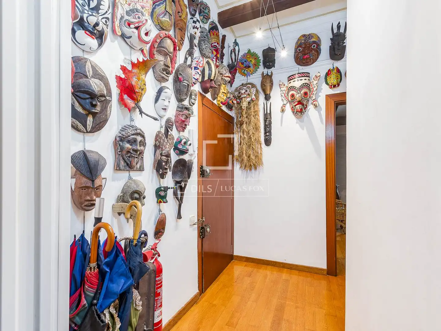 Piso en venta en Barcelona con Calefacción, Terraza y Balcón
