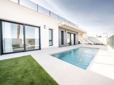 Casa amb balcó en venda a Nueva Torrevieja - Aguas Nuevas