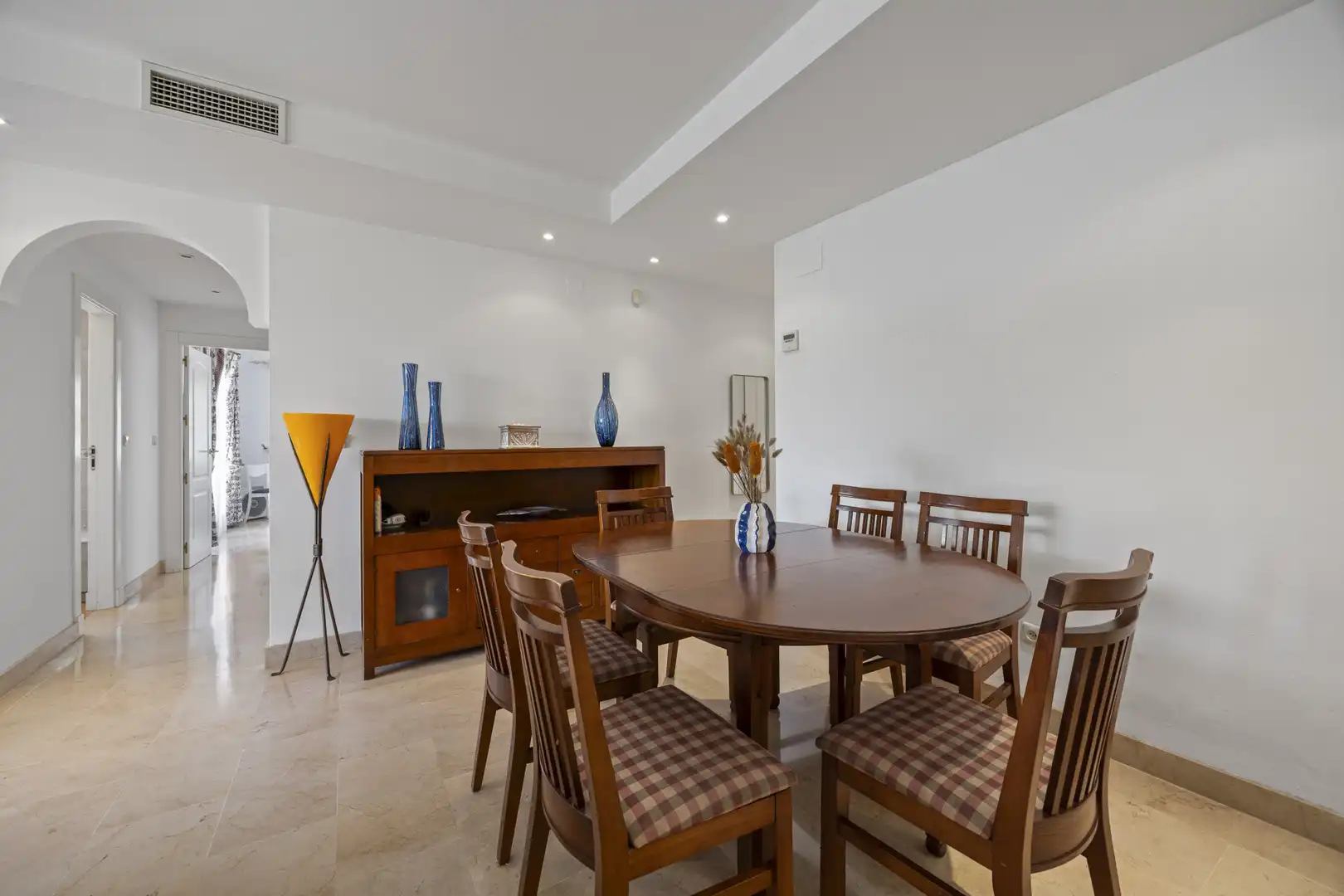 Comedor de Apartamento en venta en Marbella con Aire acondicionado, Terraza y Piscina